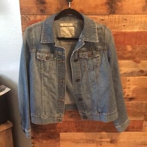 Maternity slight distressed denim jacket